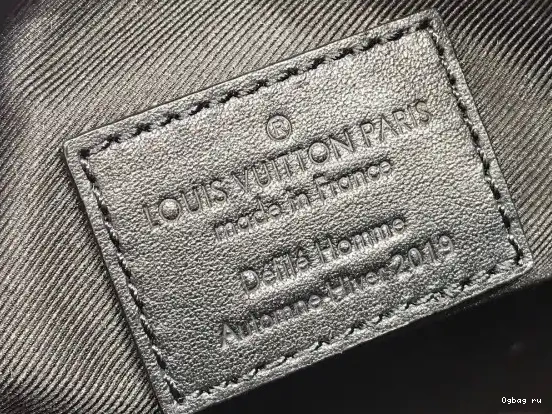LOUIS VUITTON BOX 0702